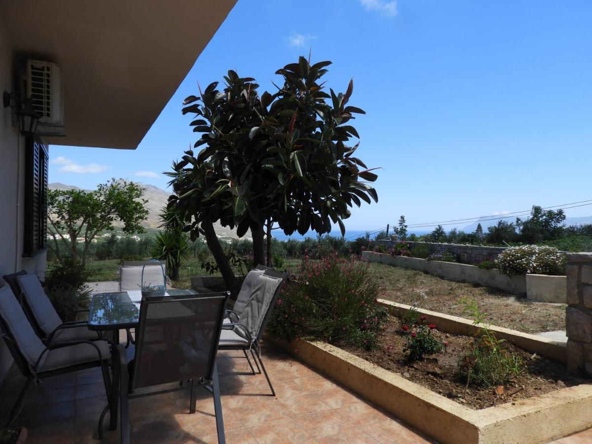 Chrissi's House With Garden And Sea View Zerviana Holiday home *